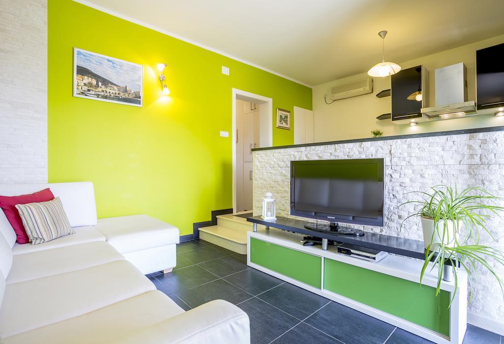 Apartments Biserka Bol Chambre photo
